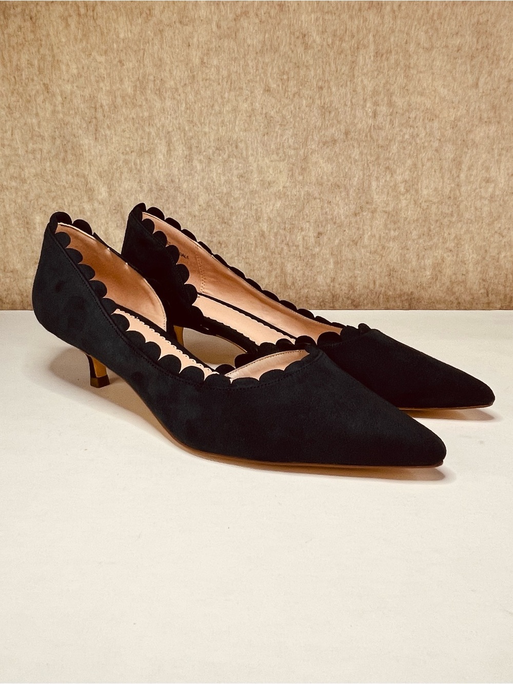 NWB D'Orsay Kitten Low Heel Scallop Blue Suede Pump Church Job Interview Court 7